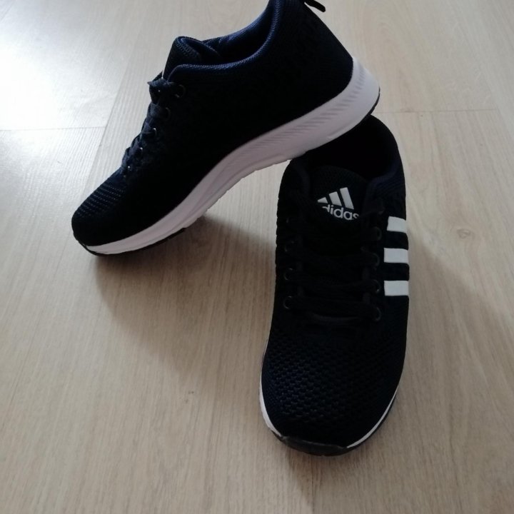 Новые кроссовки Adidas р.39