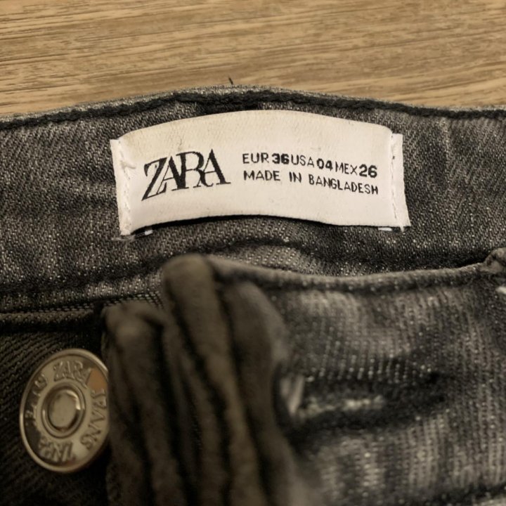 Джинсы Zara