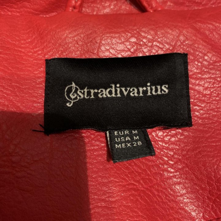 Курточка Stradivarius