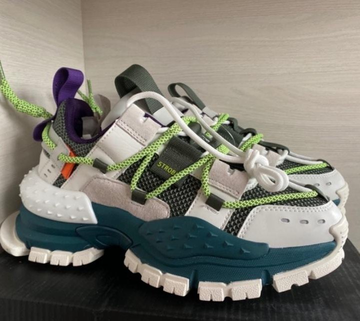 Кроссовки Strobbs