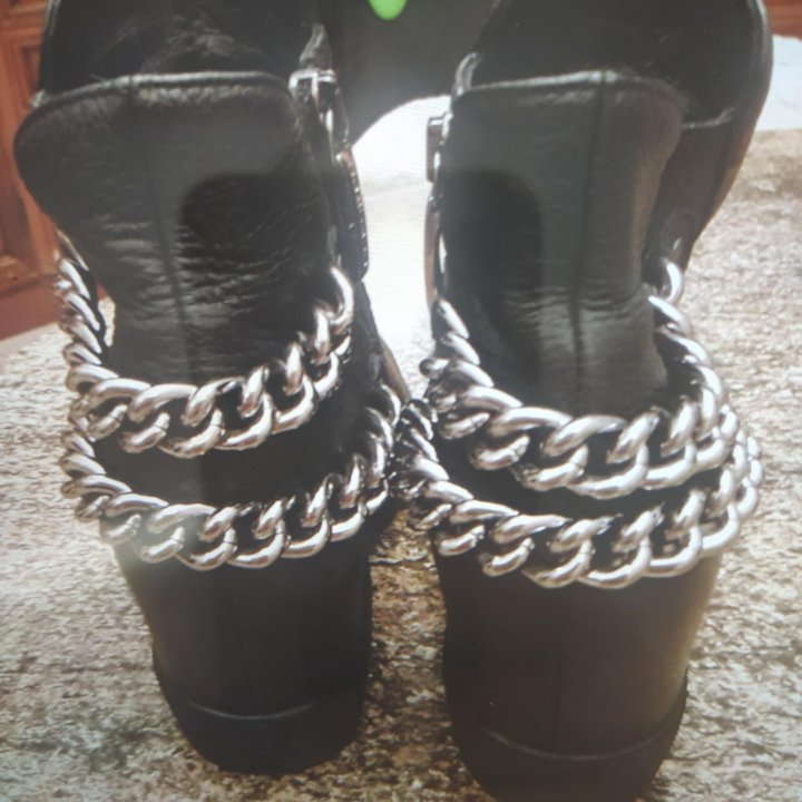 Ботильоны LORIBLU