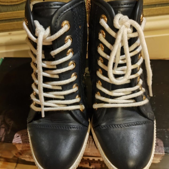 Ботинки р.36