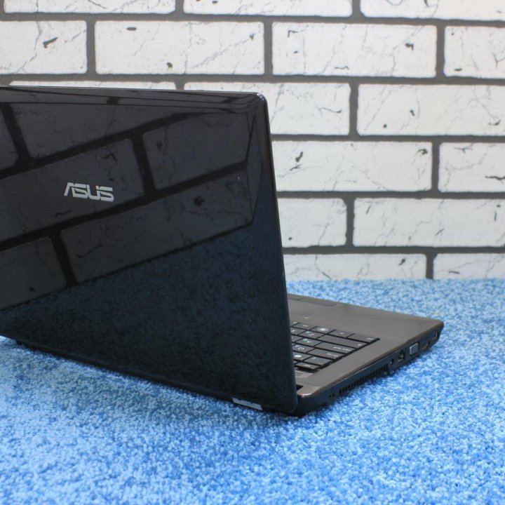 Глянцевый Asus на intel core i3