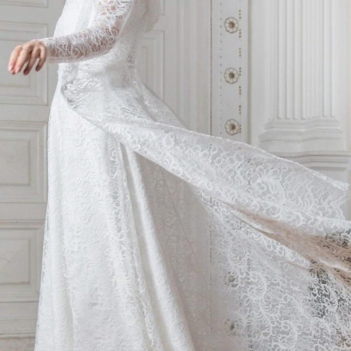 Платье с накидкой