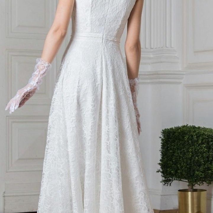 Платье с накидкой