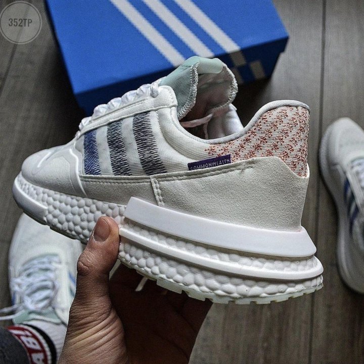  Кроссовки Adidas zx500