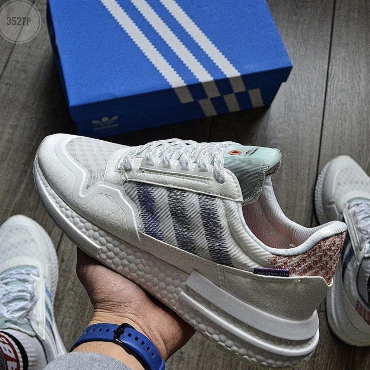  Кроссовки Adidas zx500