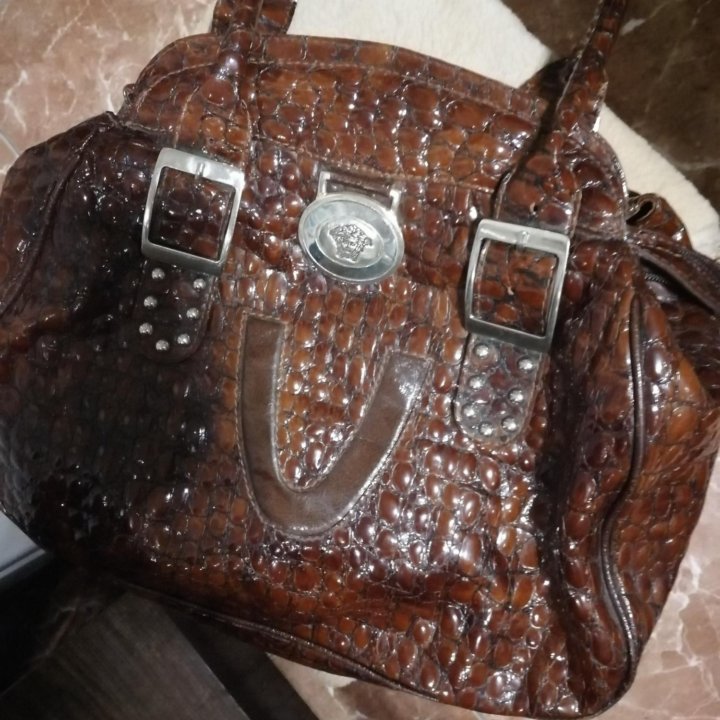 Сумка кожаная.