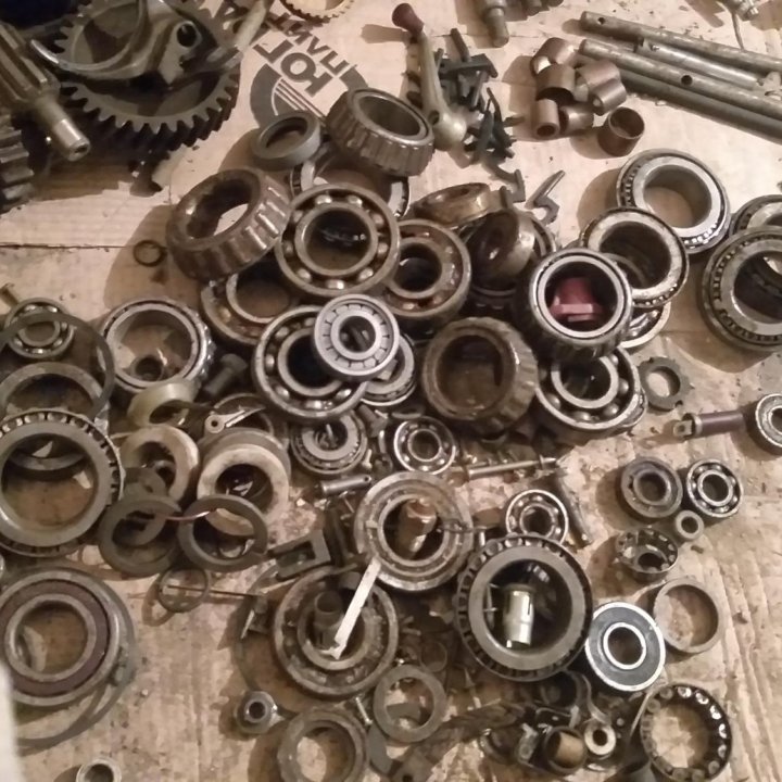 Запчасти уаз москвич.