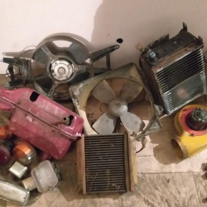 Запчасти уаз москвич.