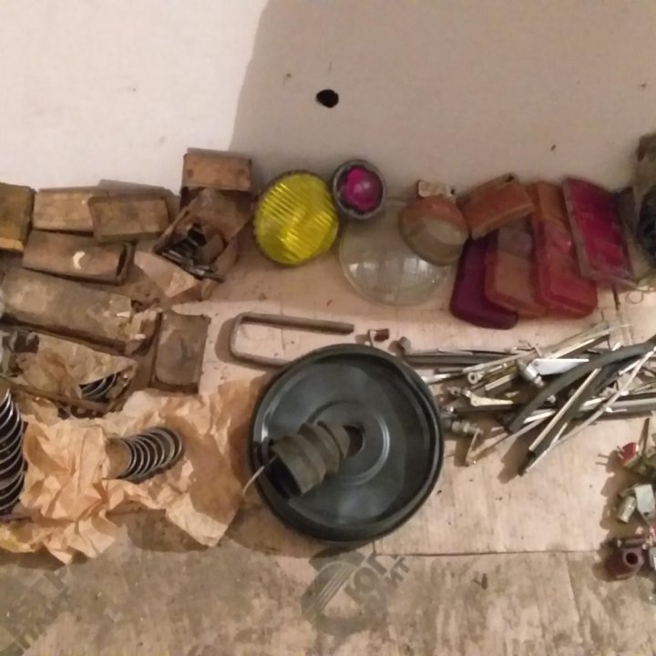 Запчасти уаз москвич.