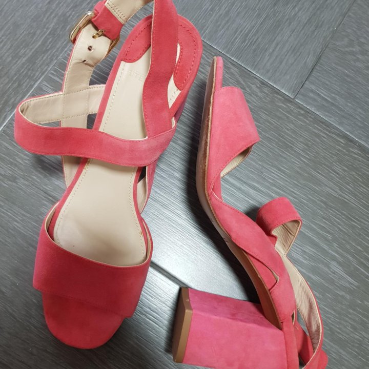 Босоножки Uterque