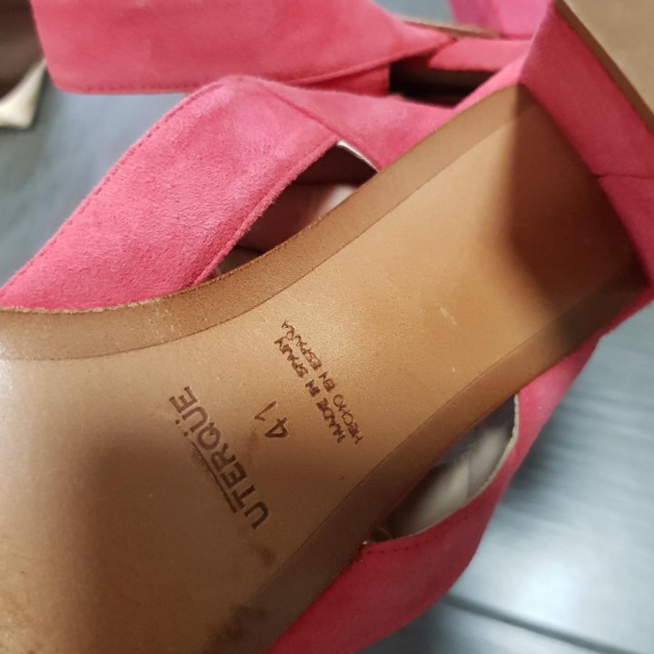 Босоножки Uterque