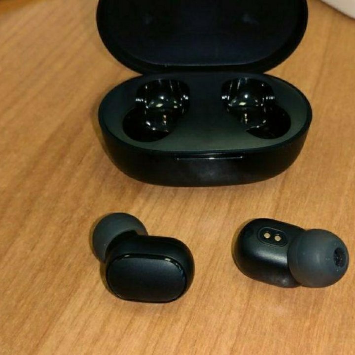 M Wireless Earbuds (Новые наушники)