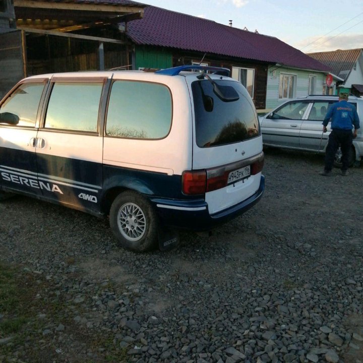 Nissan Serena, 1998