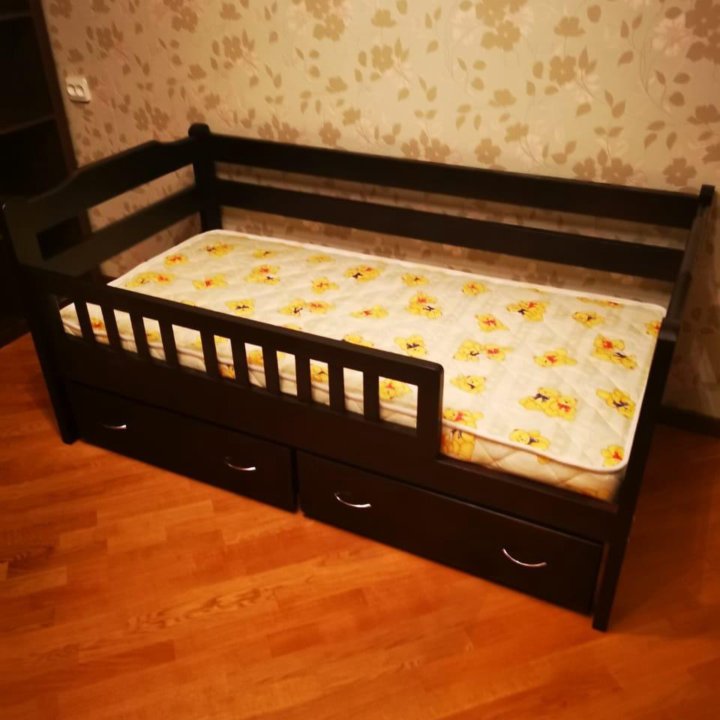 Детская кровать из массива сосны 