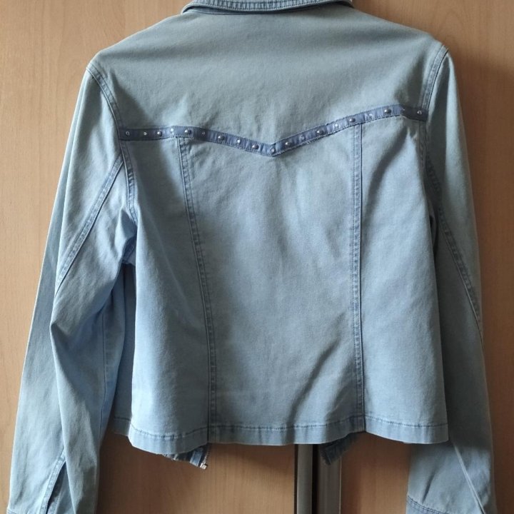 Джинсовая куртка