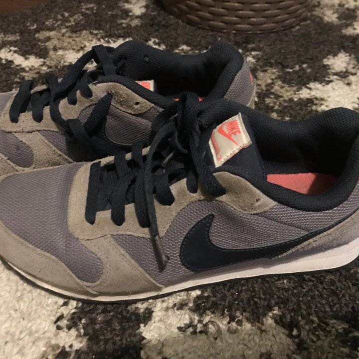 Кроссовки Nike