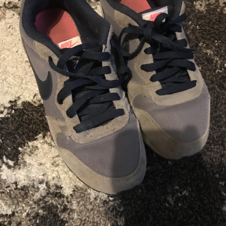 Кроссовки Nike