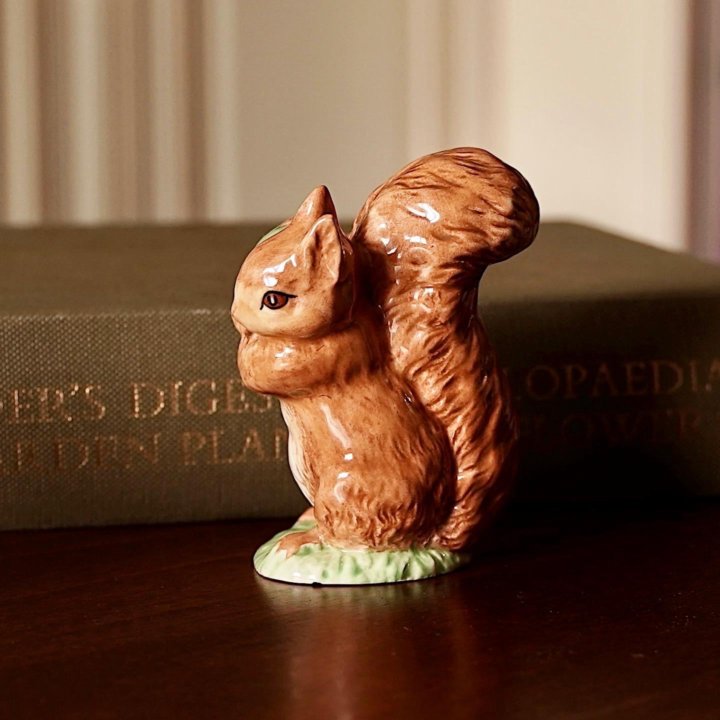 Royal Albert фигурка Squirrel Nutkin, Англия