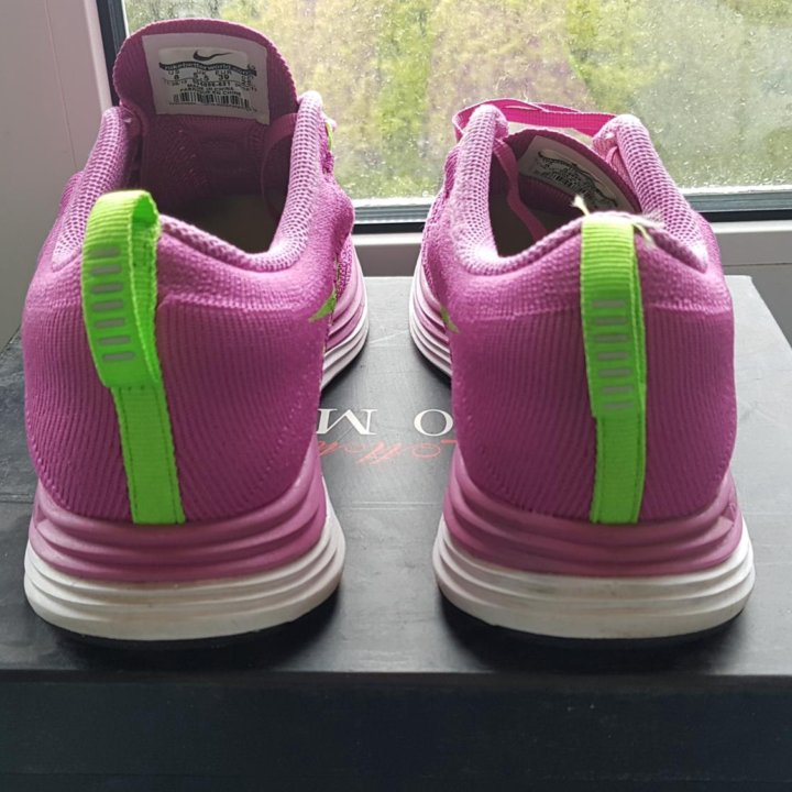 Кроссовки Nike