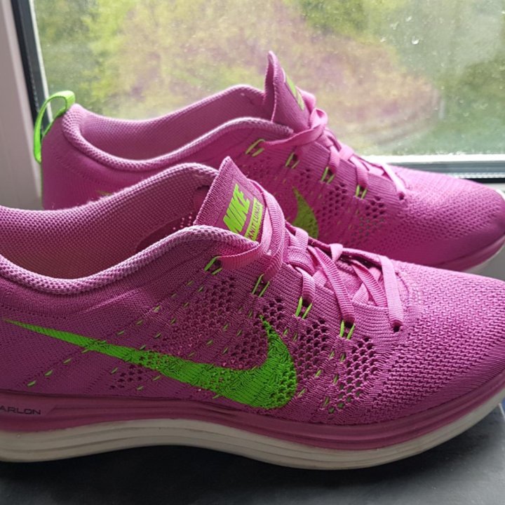 Кроссовки Nike