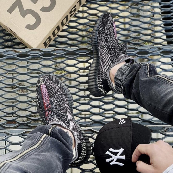  Кроссовки Adidas Yeezy 350