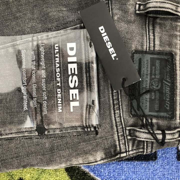 Новые джинсы DIESEL