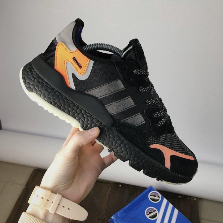  Кроссовки Adidas Jogger