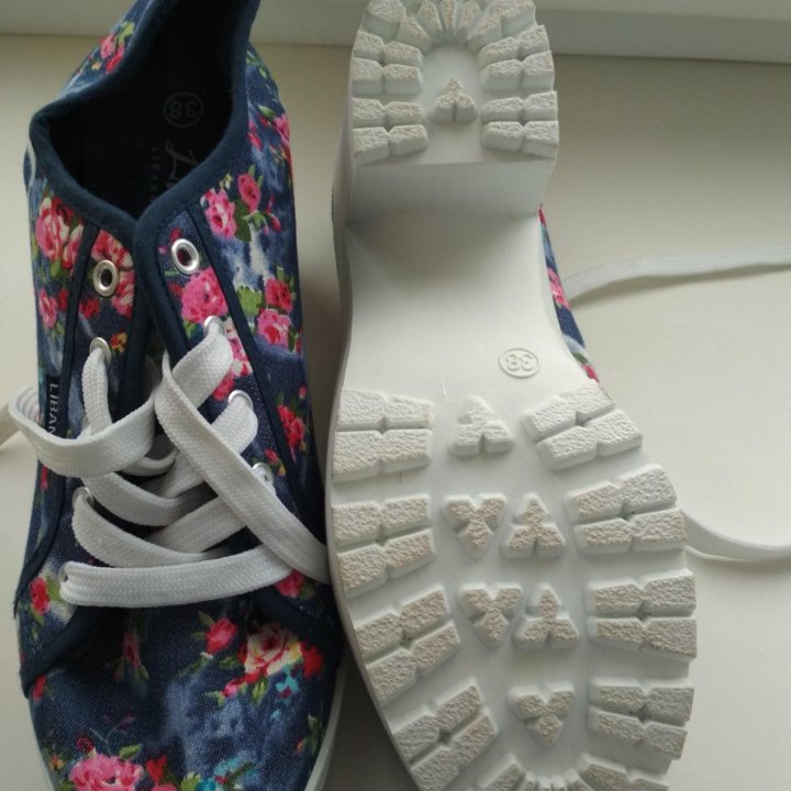 Полуботинки новые.