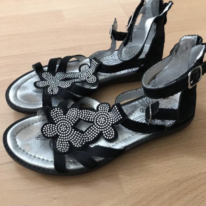 Сандалии для девочки