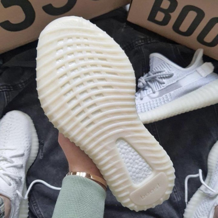  Кроссовки Adidas Yeezy Boost 350