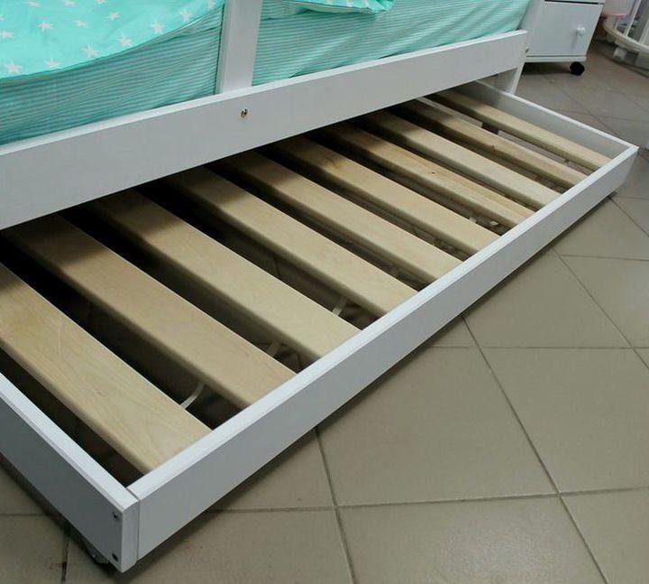 Кровать софа из массива
