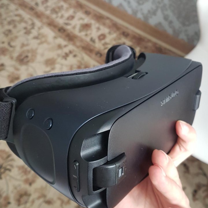 Очки виртаульной реальности Samsung Gear VR