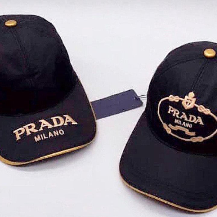 Бейсболки Prada