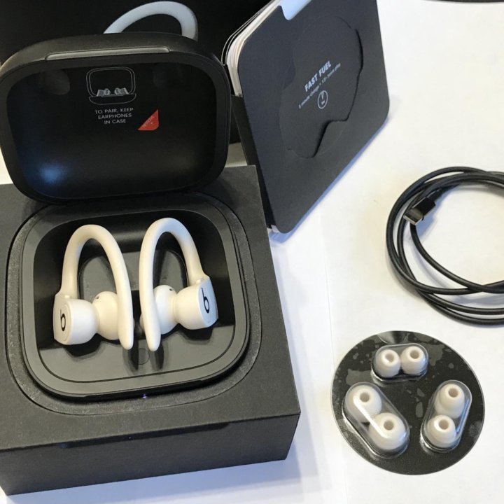 Беспроводные спортивные наушники Powerbeats Pro