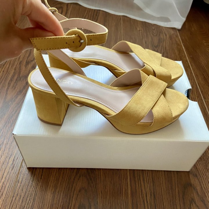 Босоножки mango