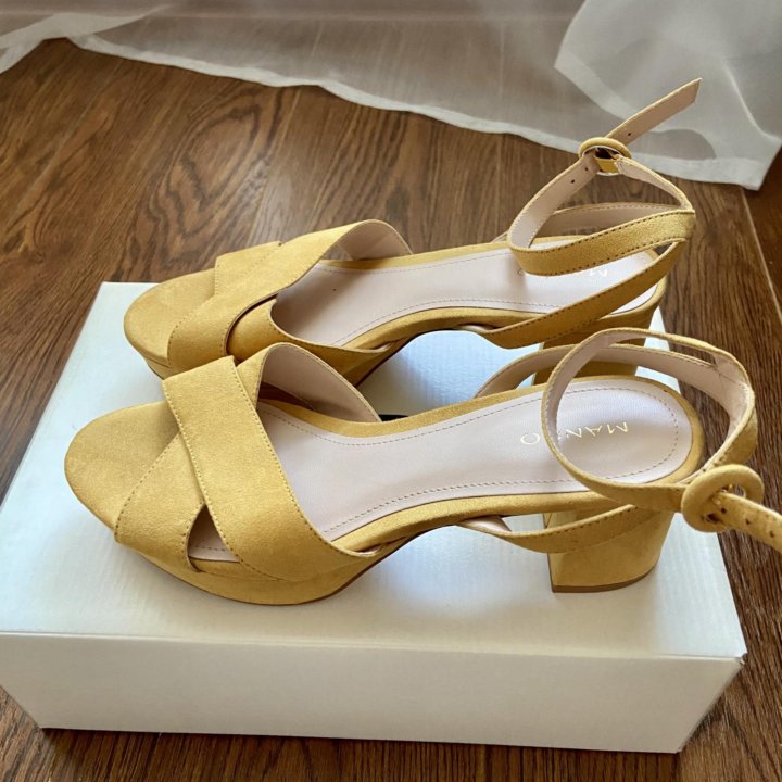 Босоножки mango