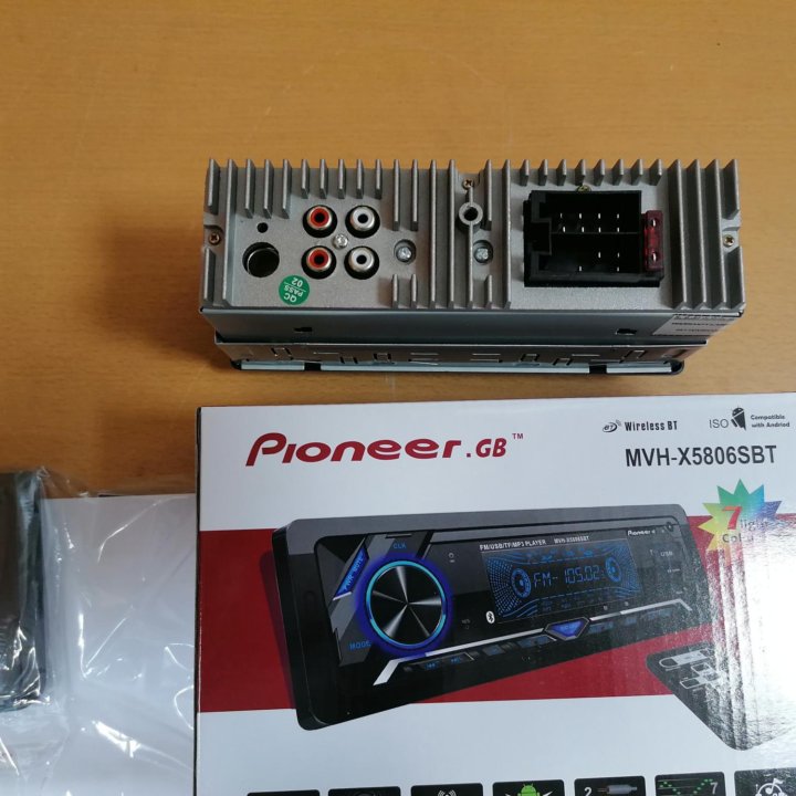 Авто магнитола Pioneer