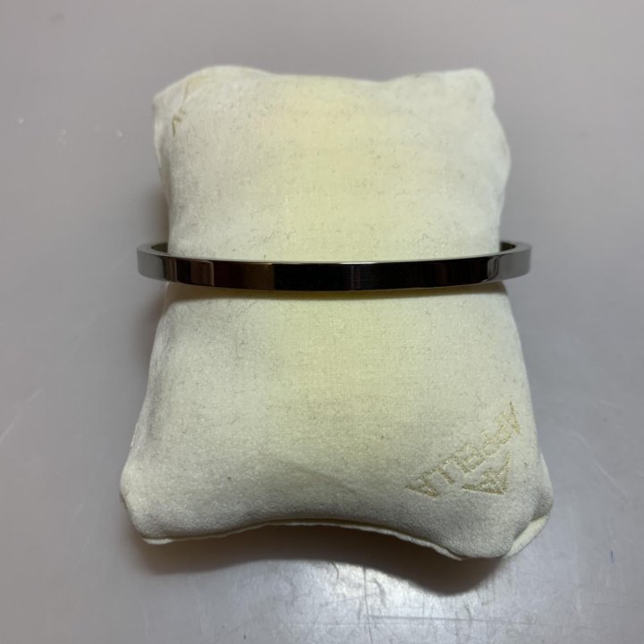 Металлический браслет