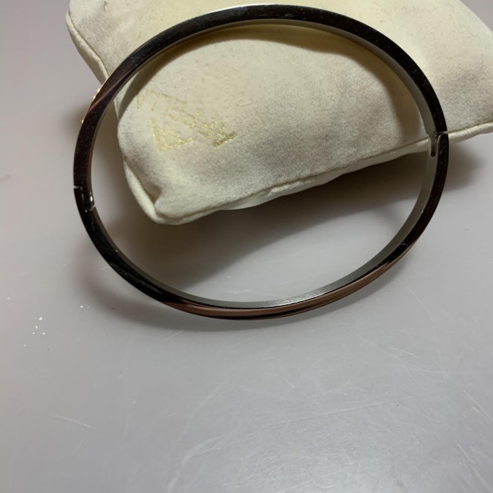 Металлический браслет