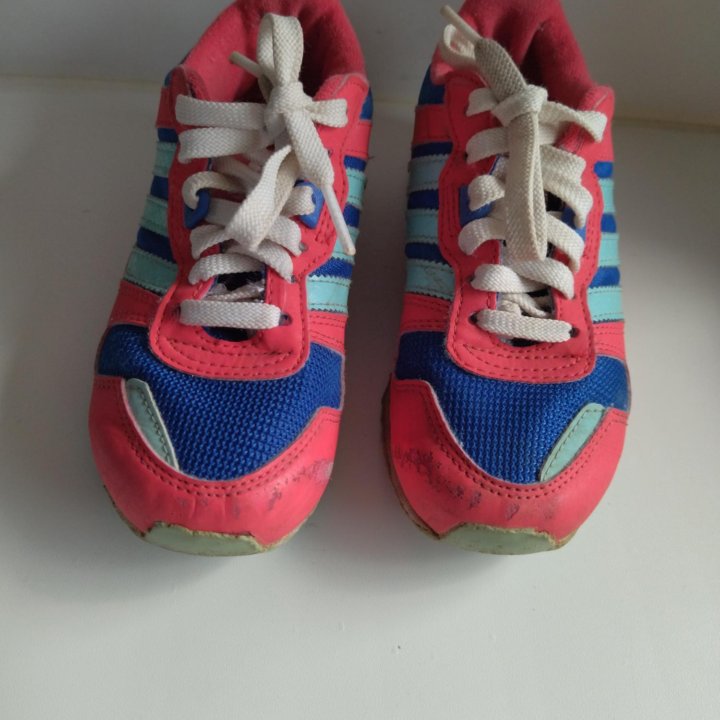 Кроссовки adidas 30