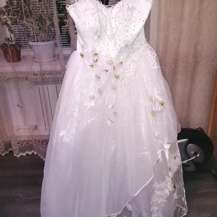 Платье свадебное