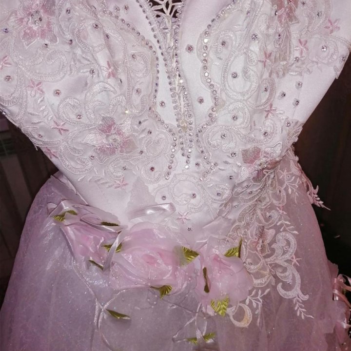 Платье свадебное