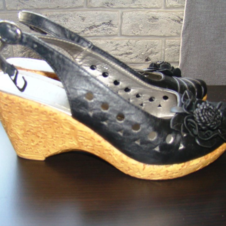 Босоножки, туфли