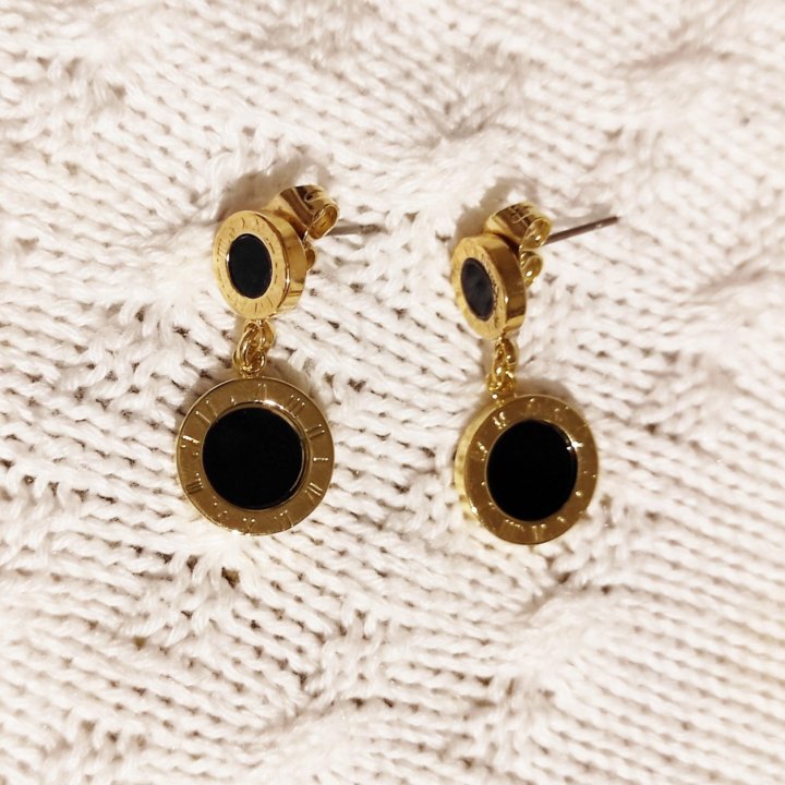 Серьги модные. Новые.