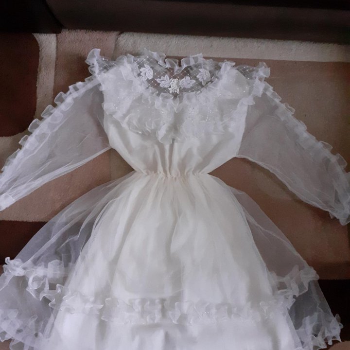 Свадебное или торжественное платье р.42-44
