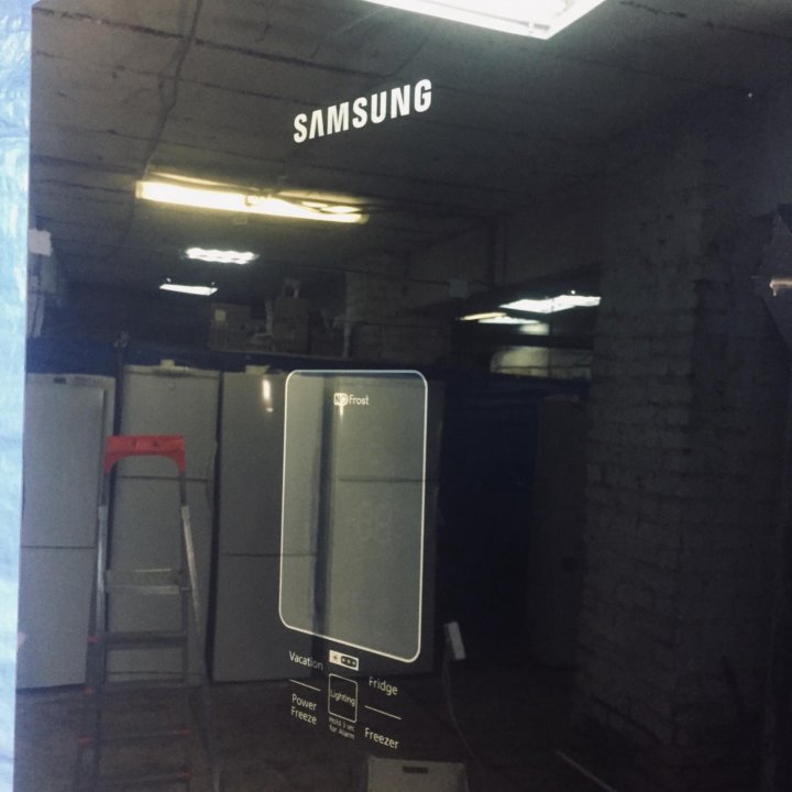 Холодильник Samsung