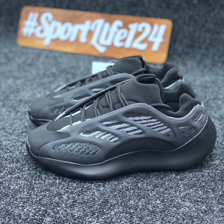 Кроссовки Adidas Yeezy 700