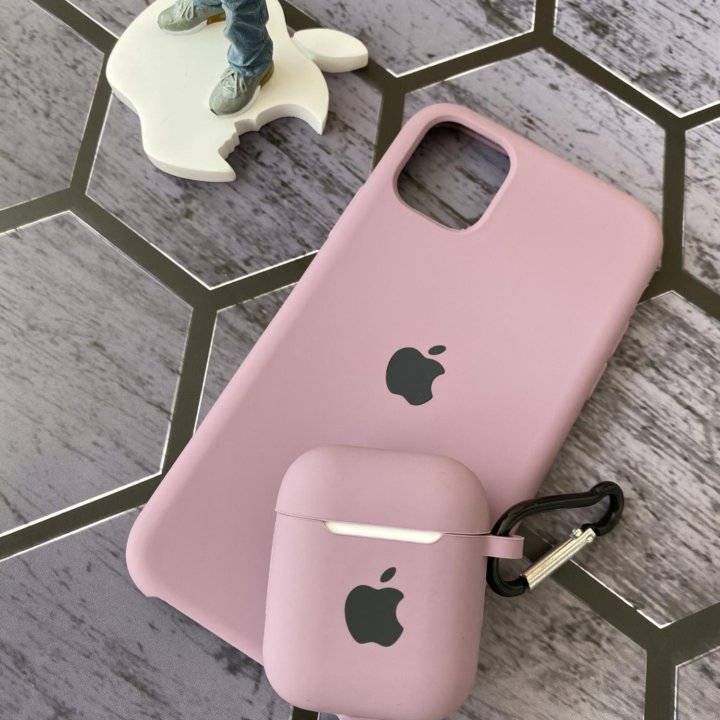 Чехол на iPhone 11